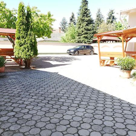 Imola Es Andrea Apartmanhaz Hajduszoboszlo Ngoại thất bức ảnh