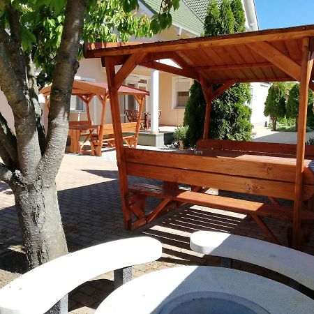 Imola Es Andrea Apartmanhaz Hajduszoboszlo Ngoại thất bức ảnh