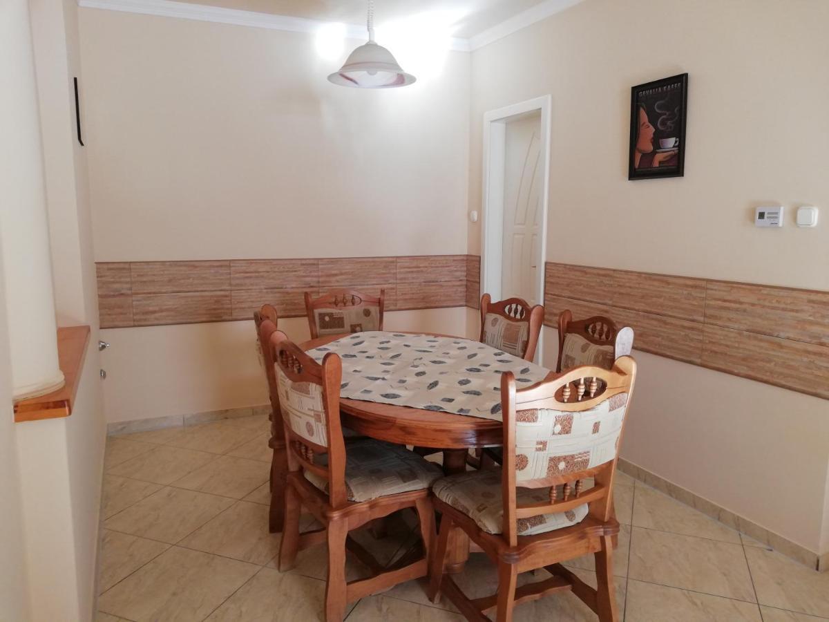 Imola Es Andrea Apartmanhaz Hajduszoboszlo Ngoại thất bức ảnh