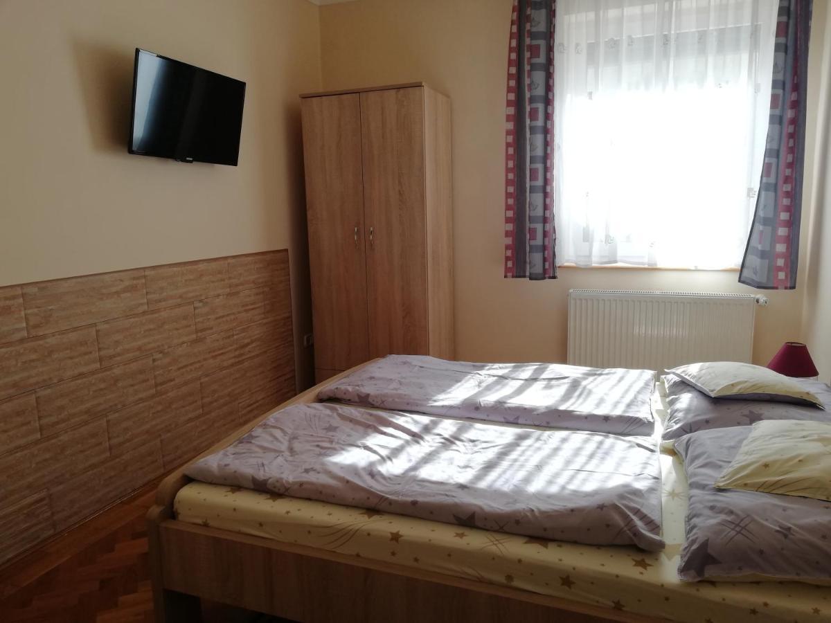 Imola Es Andrea Apartmanhaz Hajduszoboszlo Ngoại thất bức ảnh