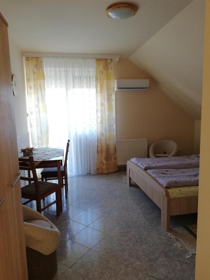 Imola Es Andrea Apartmanhaz Hajduszoboszlo Ngoại thất bức ảnh
