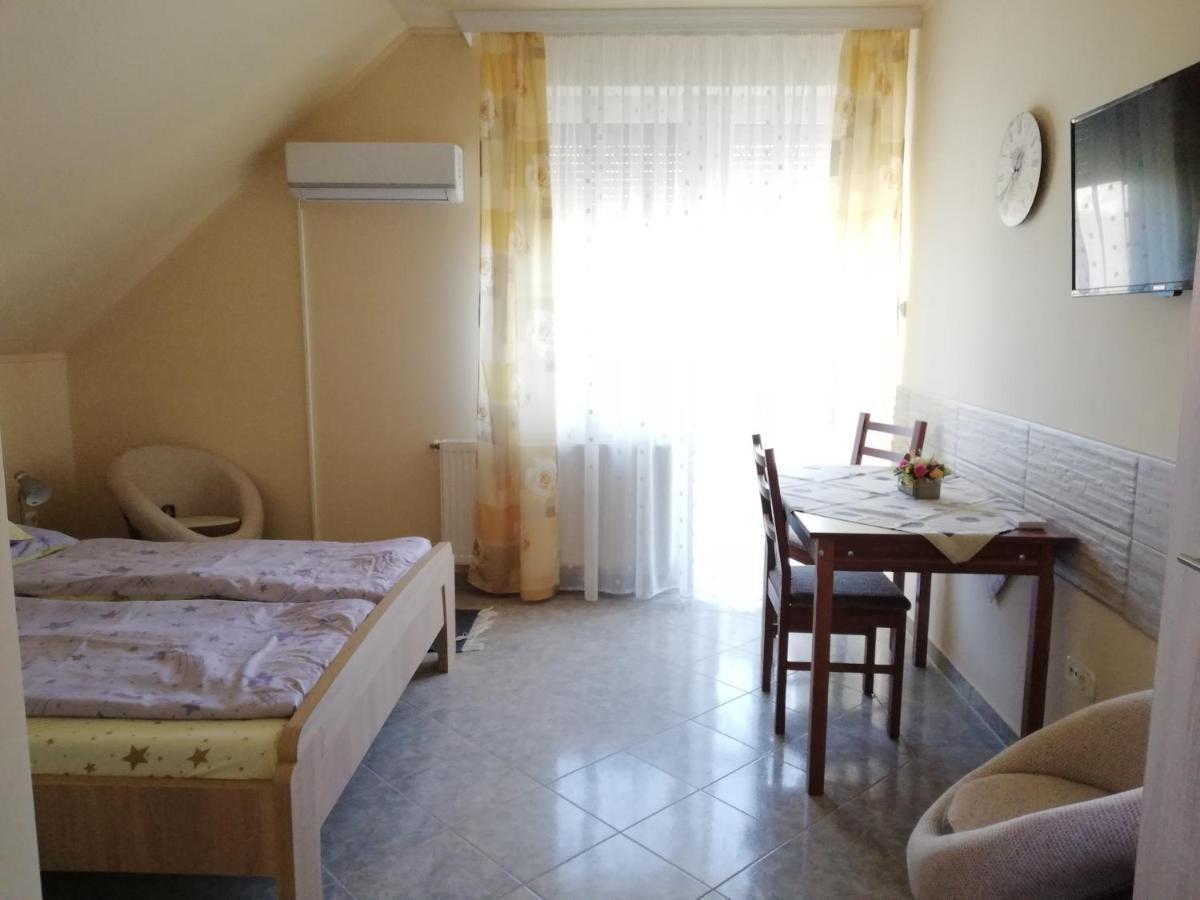 Imola Es Andrea Apartmanhaz Hajduszoboszlo Ngoại thất bức ảnh