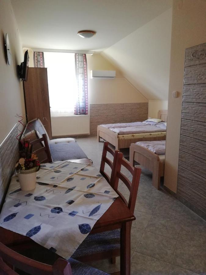 Imola Es Andrea Apartmanhaz Hajduszoboszlo Ngoại thất bức ảnh