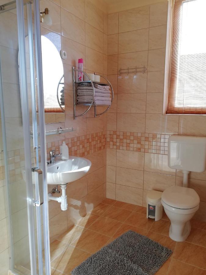 Imola Es Andrea Apartmanhaz Hajduszoboszlo Ngoại thất bức ảnh