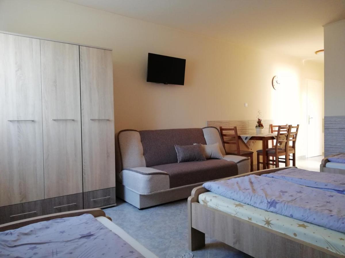 Imola Es Andrea Apartmanhaz Hajduszoboszlo Ngoại thất bức ảnh