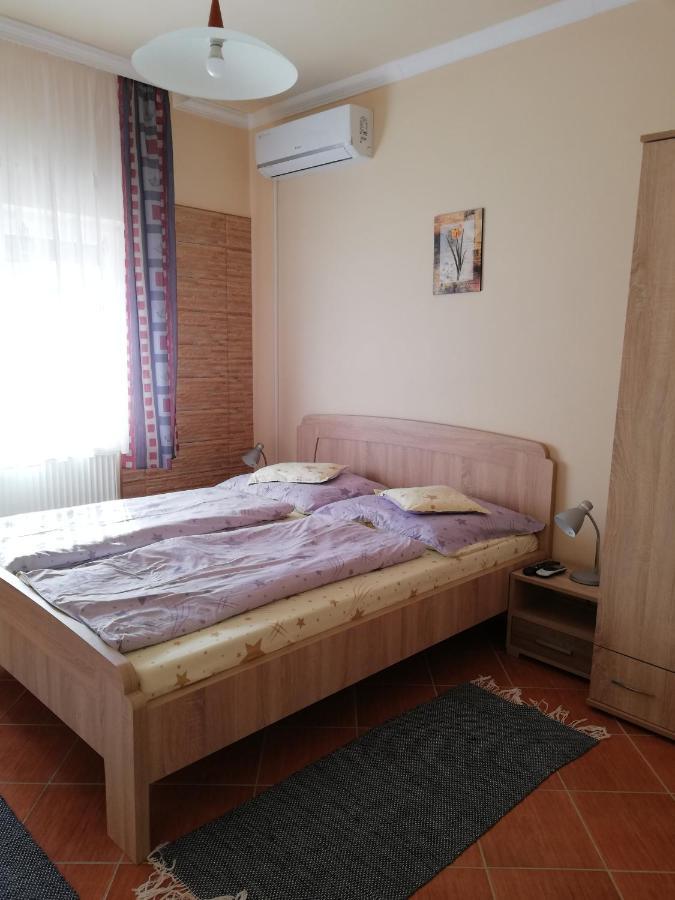 Imola Es Andrea Apartmanhaz Hajduszoboszlo Ngoại thất bức ảnh