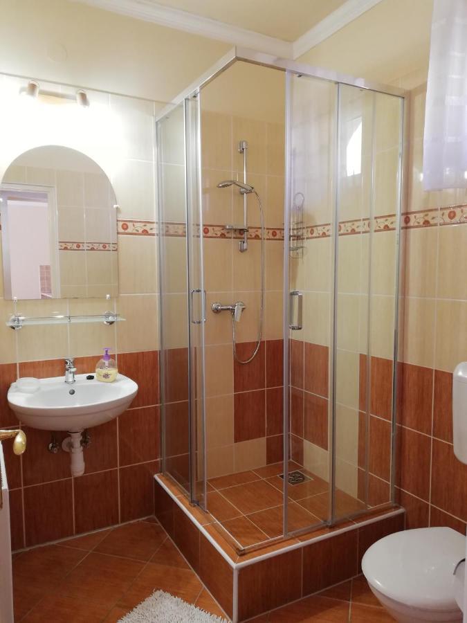 Imola Es Andrea Apartmanhaz Hajduszoboszlo Ngoại thất bức ảnh
