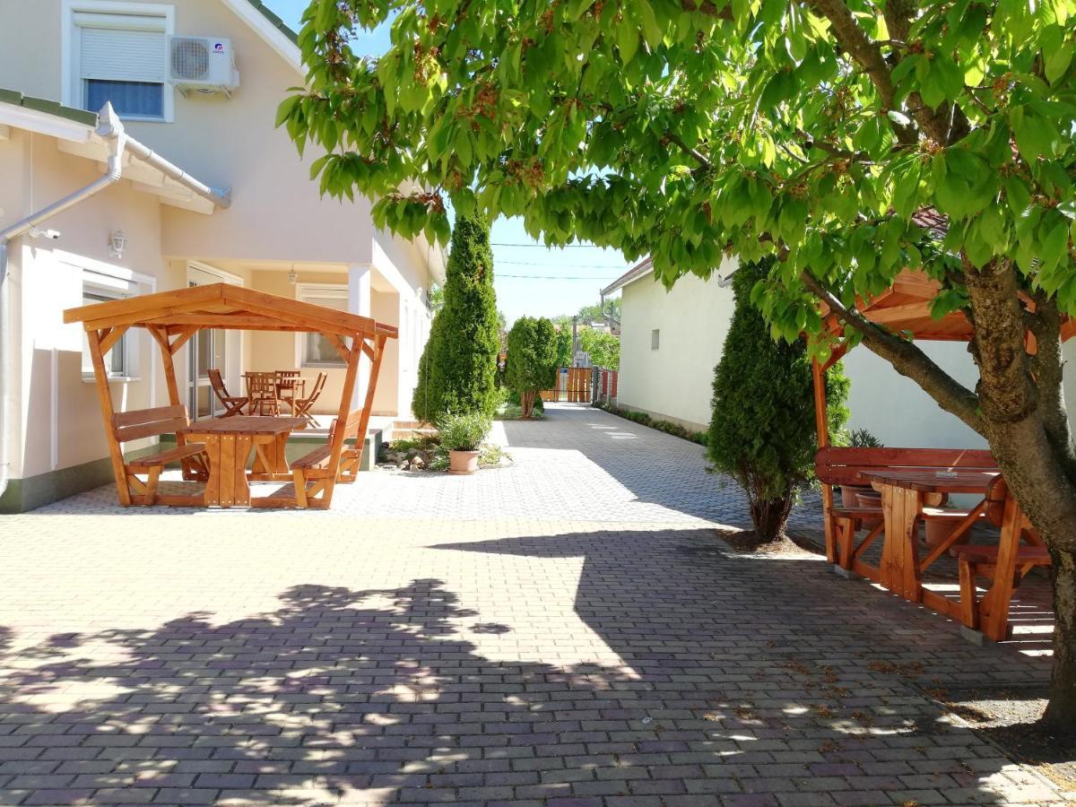 Imola Es Andrea Apartmanhaz Hajduszoboszlo Ngoại thất bức ảnh