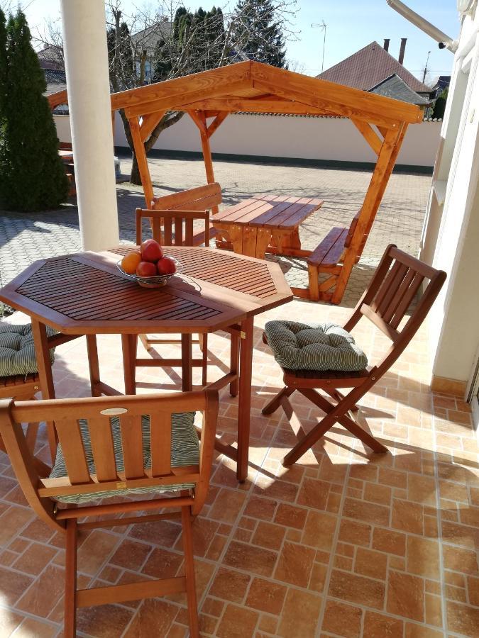 Imola Es Andrea Apartmanhaz Hajduszoboszlo Ngoại thất bức ảnh